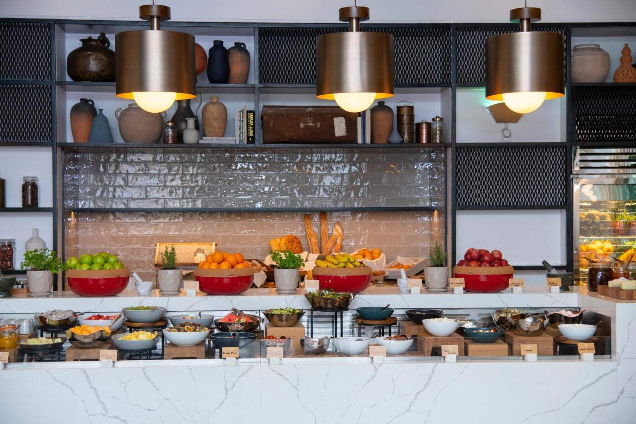 Palace Beach Resort Φουτζάυρα Εξωτερικό φωτογραφία The kitchen at the restaurant