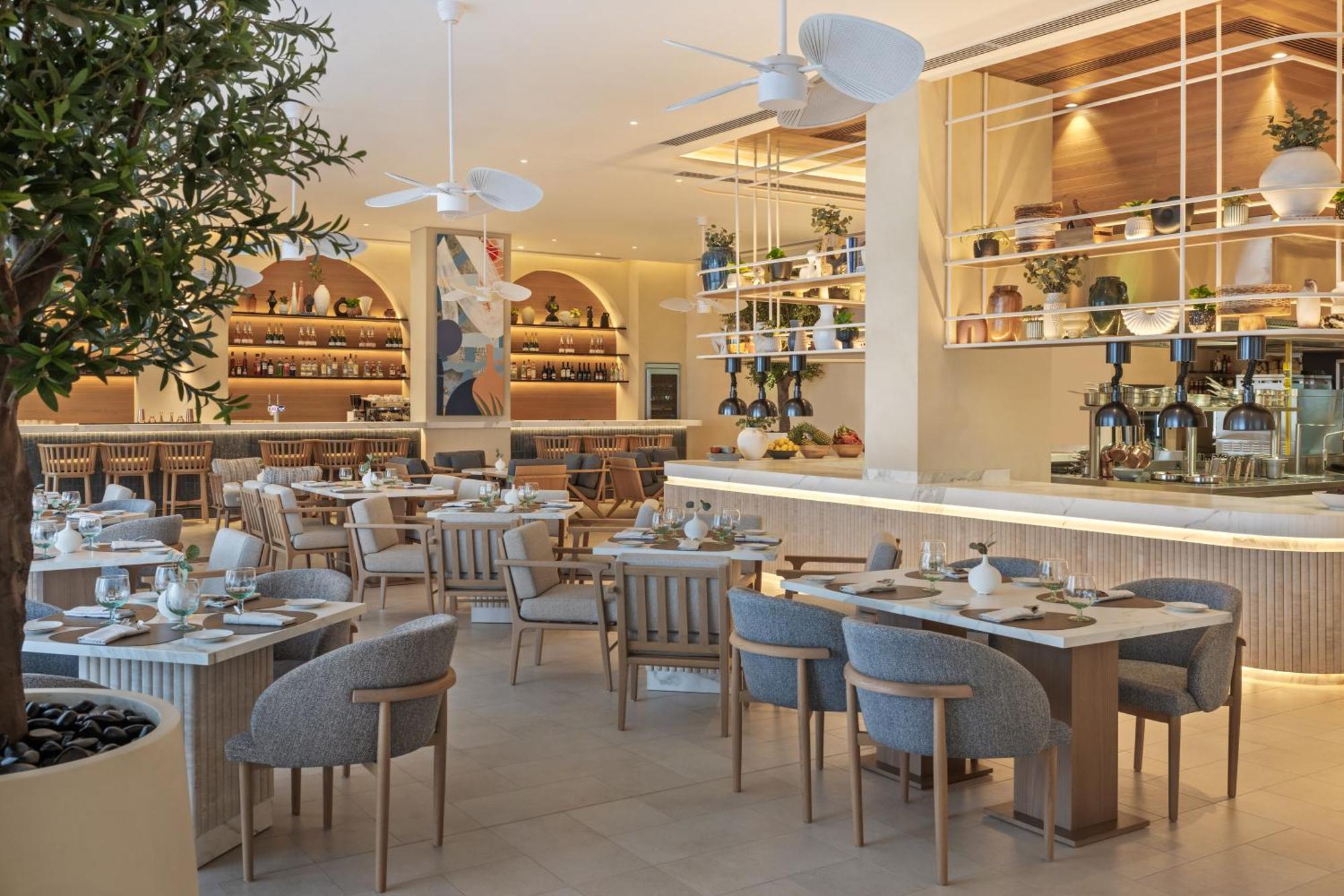 Palace Beach Resort Φουτζάυρα Εξωτερικό φωτογραφία Interior of the restaurant